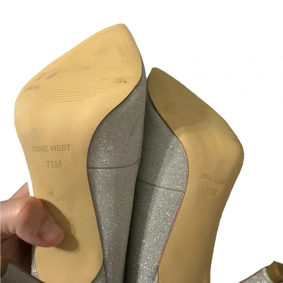 💎✨NINE WEST Silver Glitter “Fresh” Pointed Toe Heels 7.5✨💎 - Picture 5 of 5
